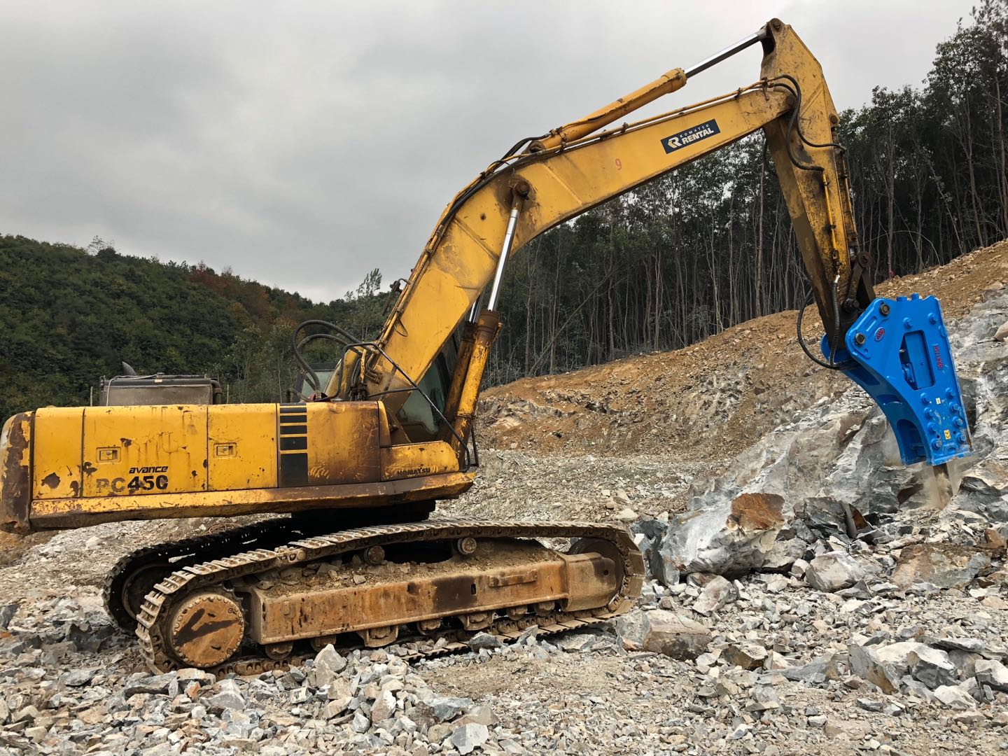 hydraulic rock breaker